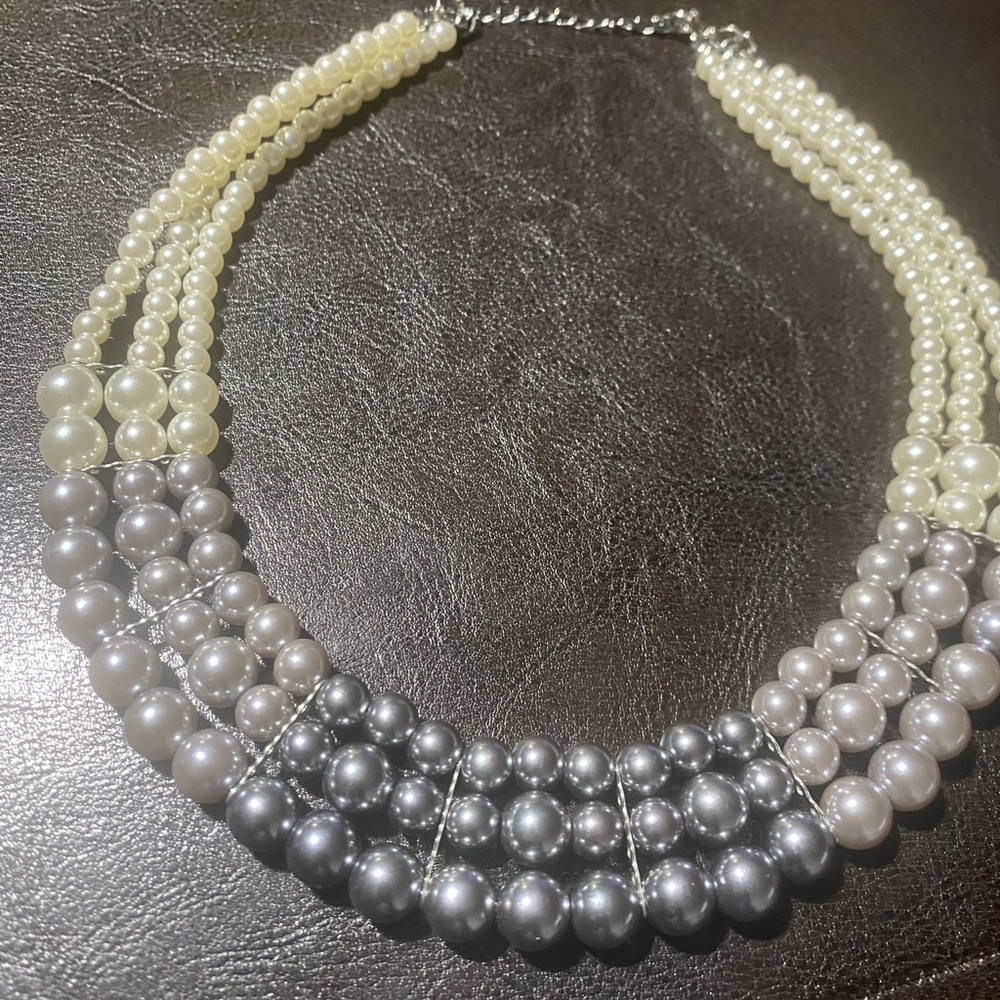 Paparazzi three strand faux Pearl necklace